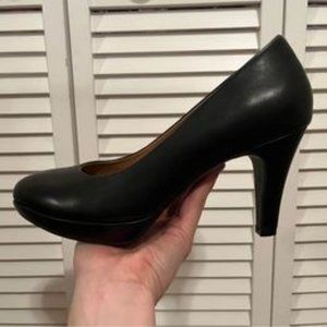 Clarks Heels Ambyr Joy Pump